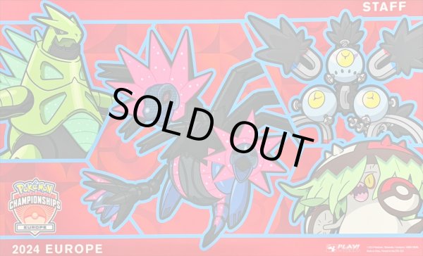 画像1: 〔状態A-〕プレイマット『海外/パラドックス(赤背景/STAFF/EUROPEロゴ)※』【サプライ】{-} (1)