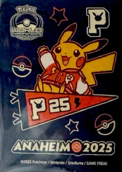 画像1: ☆SALE☆デッキシールド『WCS2025アナハイム(紺背景/ピカチュウ)※』65枚入り【サプライ】{-} (1)